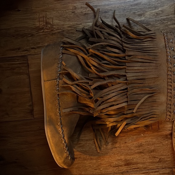 Princess Lilly costume and boots - Picture 2 of 5